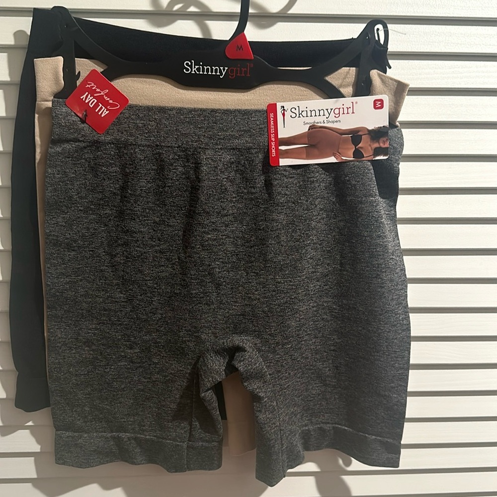 Nwt Skinny Girl (3) Seamless Slip Shorts for all day comfort. Black, taupe, Gray
